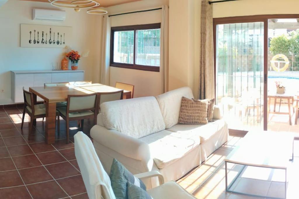 Ferienhaus En Sierramagna, Piscina Abierta El Ronquillo
